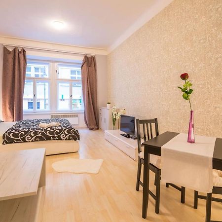 Chest Design Apartments Прага Екстер'єр фото