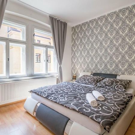 Chest Design Apartments Прага Екстер'єр фото