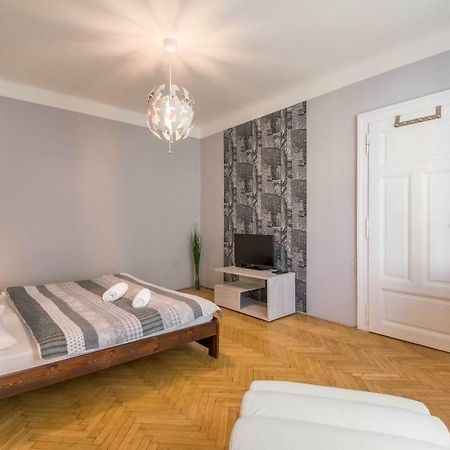 Chest Design Apartments Прага Екстер'єр фото
