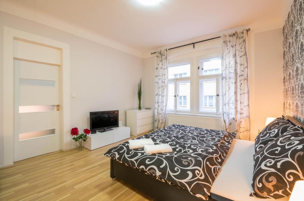Chest Design Apartments Прага Екстер'єр фото