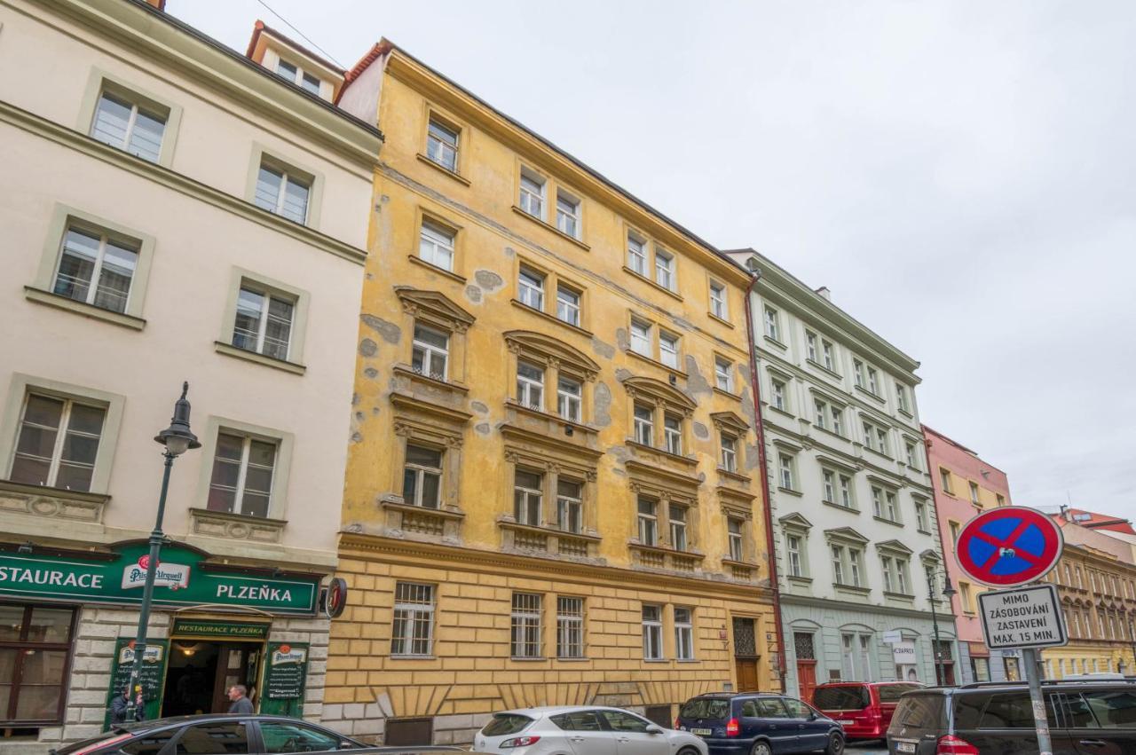 Chest Design Apartments Прага Екстер'єр фото