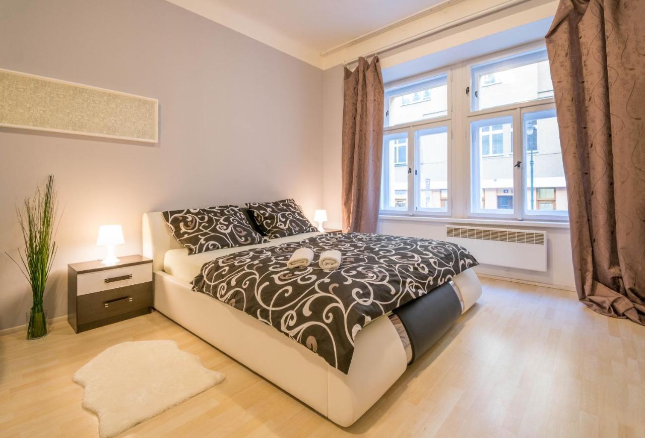 Chest Design Apartments Прага Екстер'єр фото