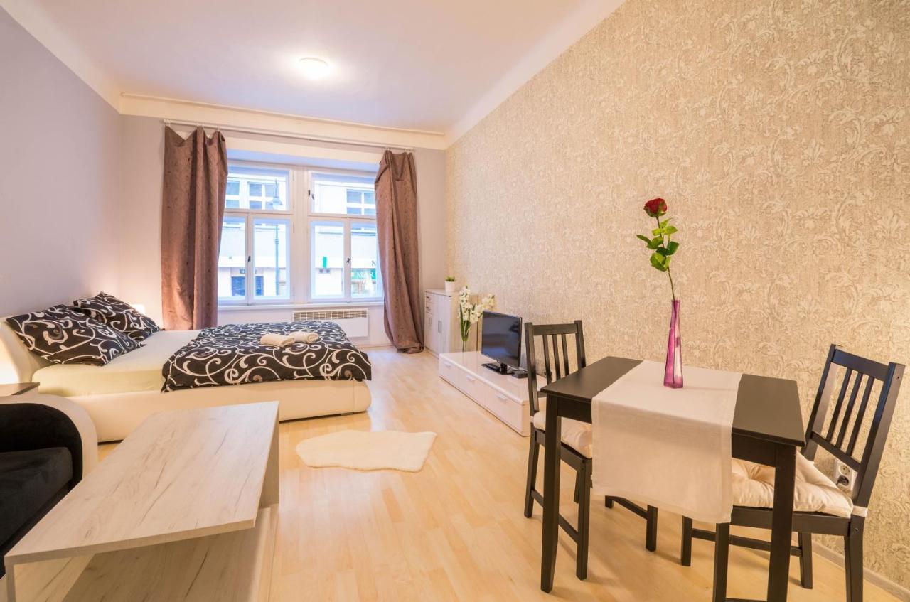 Chest Design Apartments Прага Екстер'єр фото