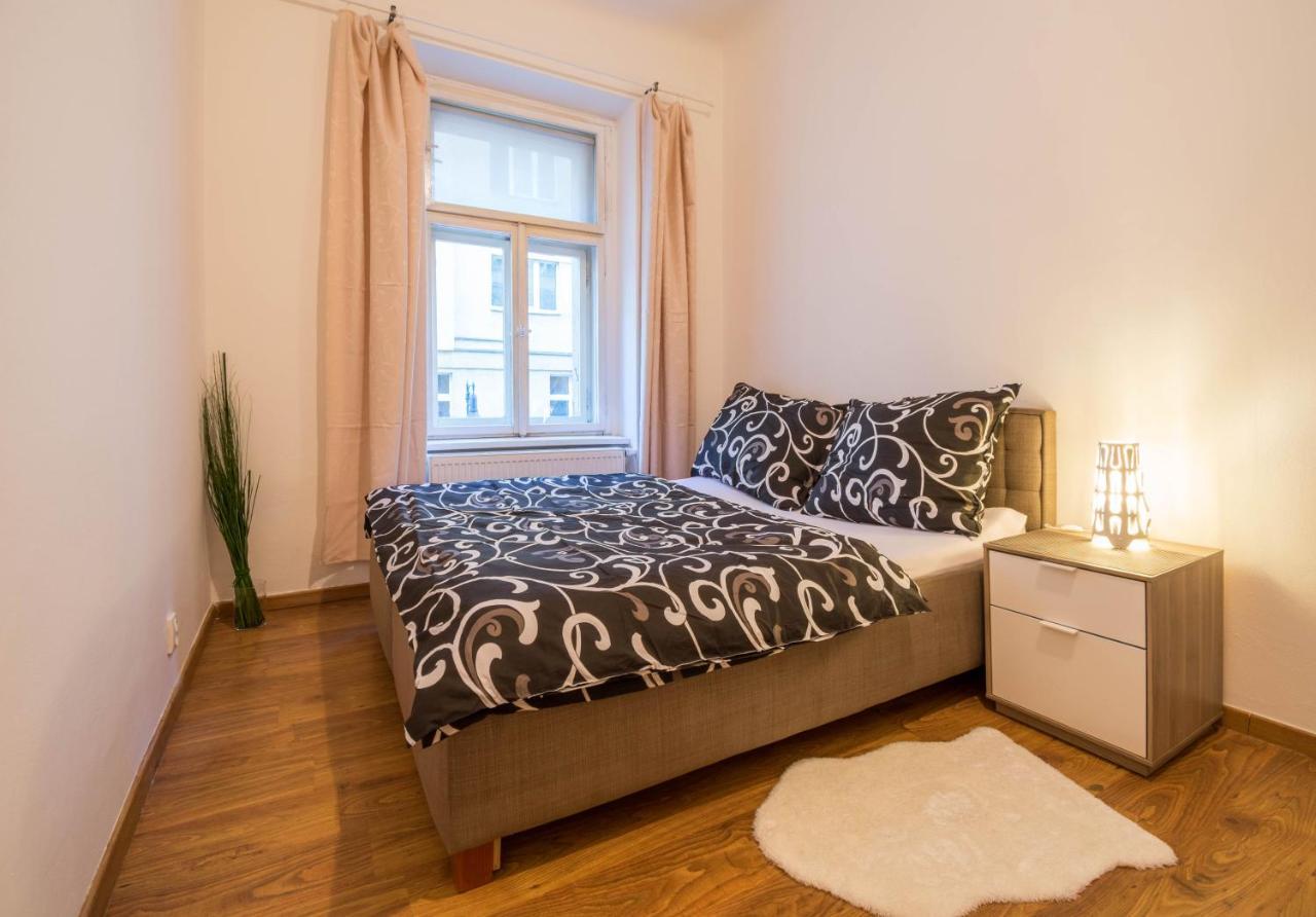 Chest Design Apartments Прага Екстер'єр фото